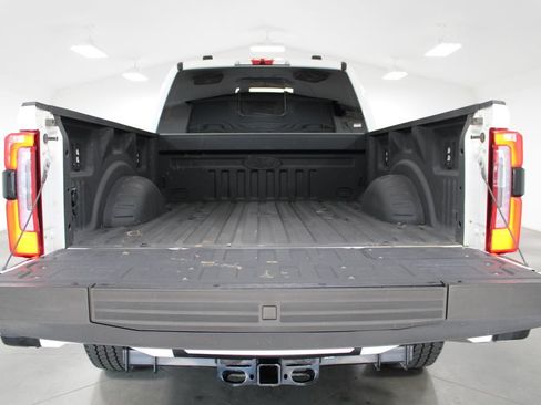 Used 2026 Ford F250 Platinum AWD/4WD image 11