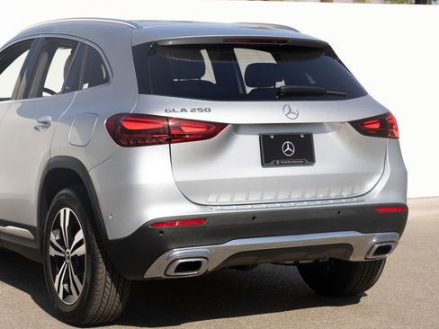 Used 2026 Mercedes-Benz GLA 250 image 8