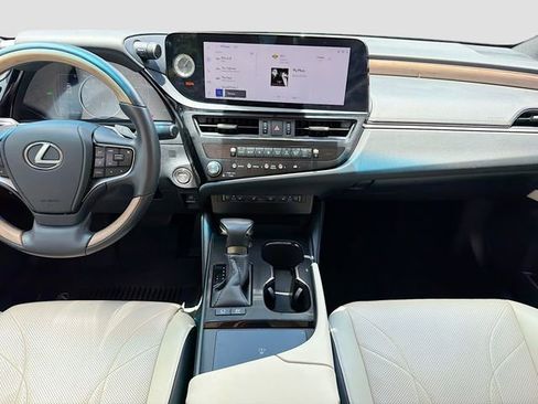 Used 2024 Lexus ES 300h w/ Technology Package FWD image 19