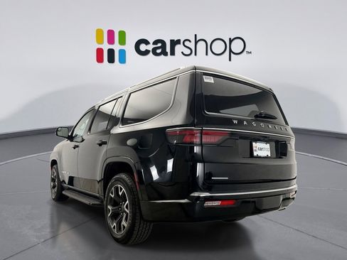 Used 2023 Jeep Wagoneer Series III w/ Preferred Equipment Group image 3