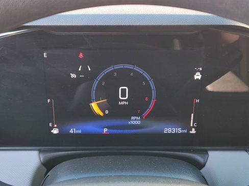 Used 2025 Chevrolet TrailBlazer LT FWD image 12