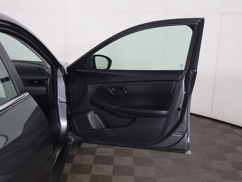 Used 2024 Nissan Sentra S FWD image 16