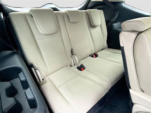 Used 2024 Subaru Ascent Premium w/ Convenience Package image 29