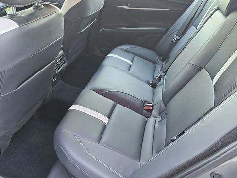 Used 2025 Toyota Camry SE FWD image 18