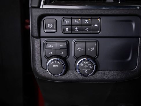 Used 2026 Chevrolet Tahoe Z71 w/ Comfort Package AWD/4WD image 37