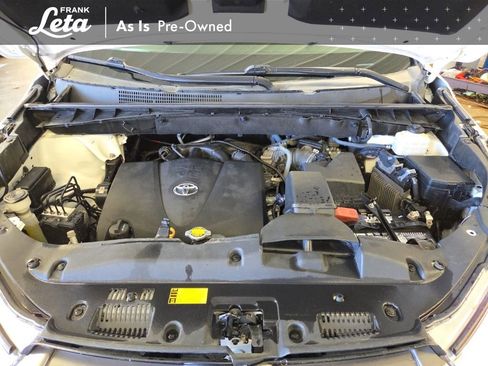 Used 2017 Toyota Highlander Plus image 24