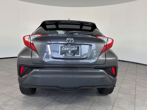 Used 2019 Toyota C-HR LE FWD image 10