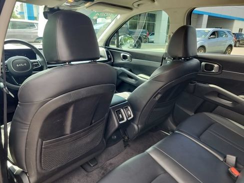 Used 2024 Kia Sorento S FWD image 13