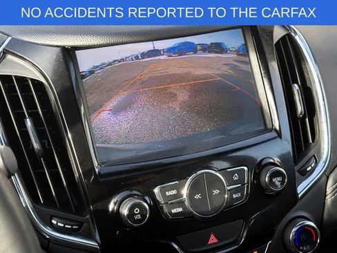 Used 2017 Chevrolet Cruze Premier image 25