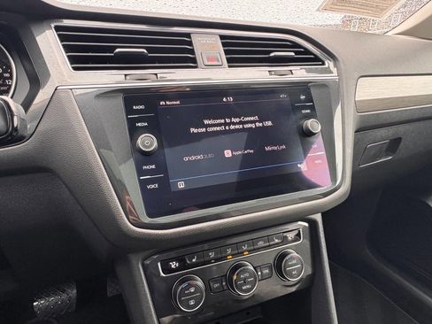 Used 2018 Volkswagen Tiguan SE w/ Panoramic Sunroof Package image 24