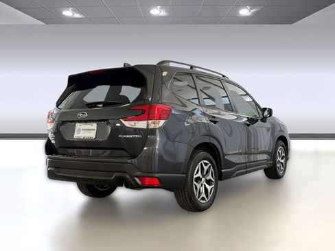 Used 2019 Subaru Forester Premium w/ All-Weather Package image 9