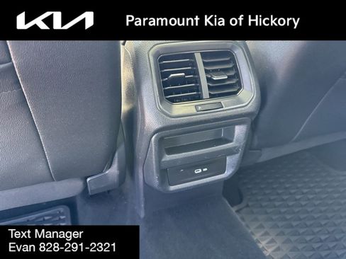 Used 2022 Volkswagen Taos SE FWD image 15