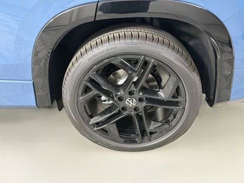 New 2026 Volkswagen Tiguan SE R-Line FWD image 31