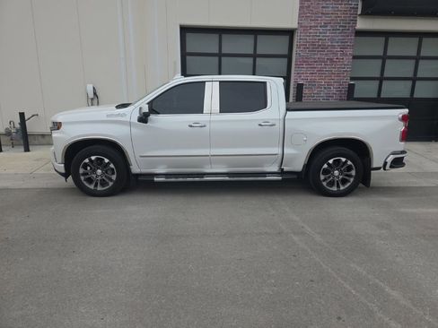 Used 2019 Chevrolet Silverado 1500 High Country w/ Safety Package II AWD/4WD image 1