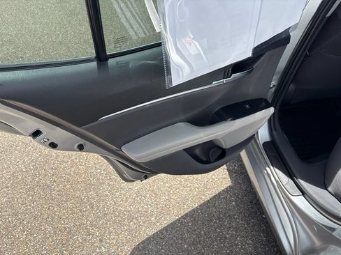 Used 2018 Toyota Camry LE FWD image 14
