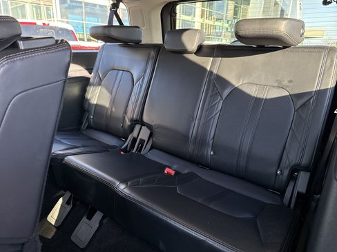 Certified 2021 Ford Expedition Max Platinum image 30