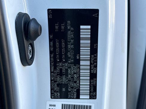 Used 2024 Toyota Sienna LE image 24