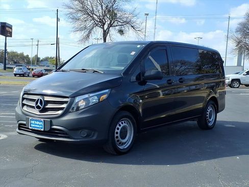 Used 2019 Mercedes-Benz Metris Passenger w/ Convenience Package image 4
