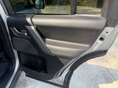 Used 2008 Land Rover LR2 SE image 24