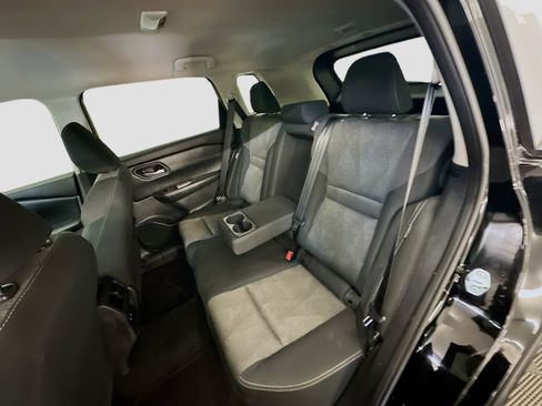 Used 2025 Nissan Rogue SV image 28