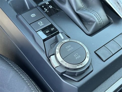 Certified 2025 Toyota Tacoma SR5 image 22