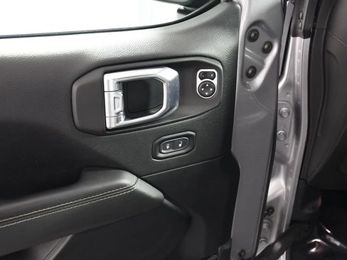 Used 2021 Jeep Wrangler Unlimited Sahara w/ Cold Weather Group AWD/4WD image 15