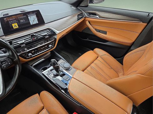 Used 2018 BMW 530i xDrive w/ Premium Package AWD/4WD image 12