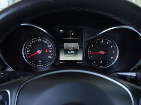 Used 2018 Mercedes-Benz GLC 300 4MATIC image 21