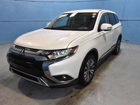 Used 2020 Mitsubishi Outlander SE FWD image 25