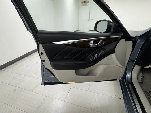 Used 2019 INFINITI Q50 Luxe w/ Essential Package (3.0T Luxe) image 9