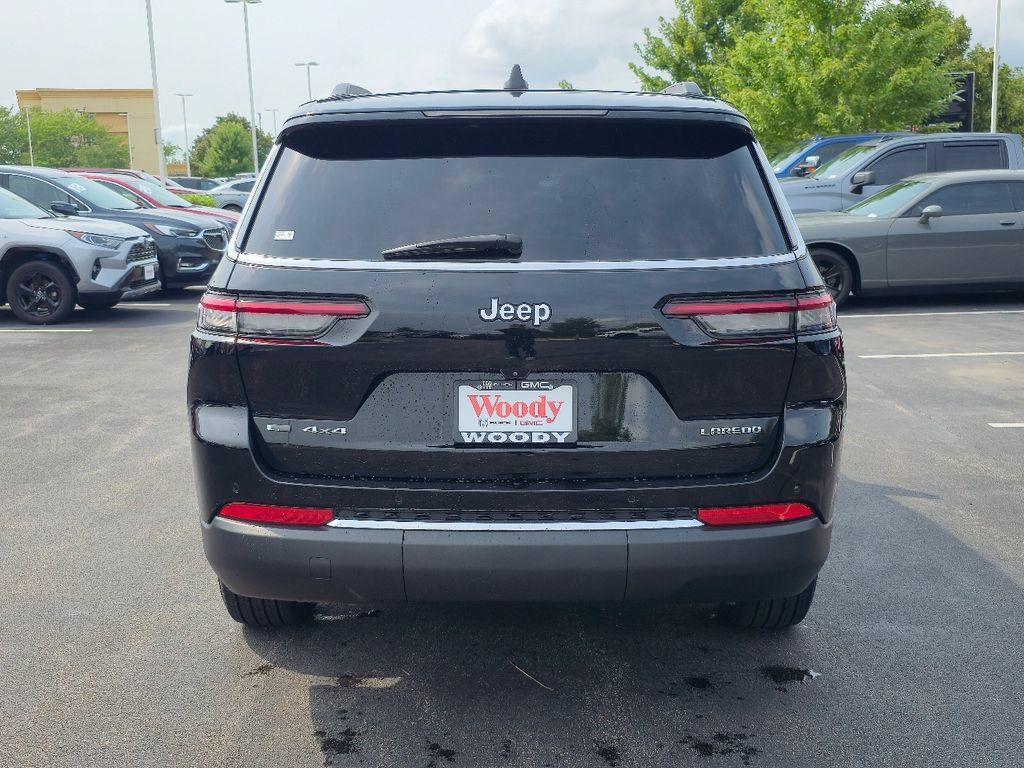 Used 2022 Jeep Grand Cherokee L Laredo w/ Luxury Tech Group I AWD/4WD image 9