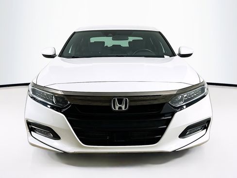Used 2018 Honda Accord Sport image 2