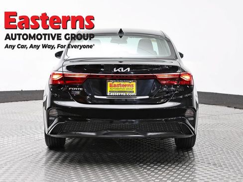 Used 2023 Kia Forte LXS w/ LXS Technology Package FWD image 6