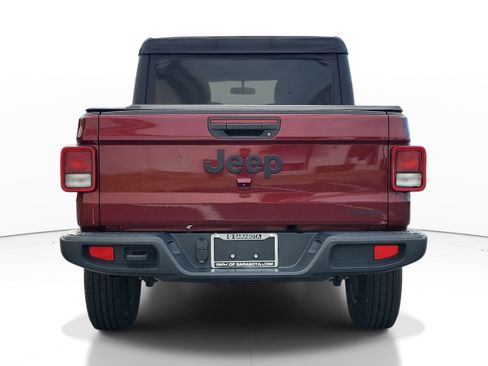 Used 2021 Jeep Gladiator Sport image 5