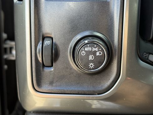 Used 2018 Chevrolet Silverado 1500 LT w/ All Star Edition RWD image 21