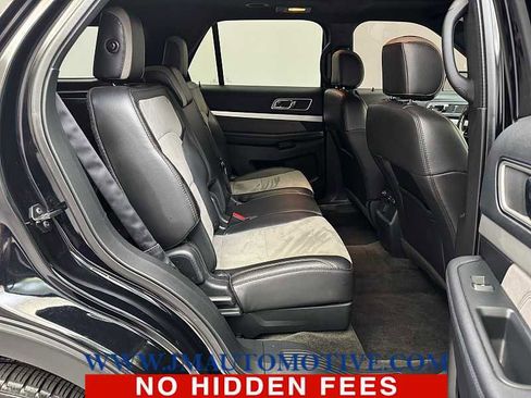 Used 2017 Ford Explorer XLT w/ XLT Technology Feature Bundle image 18