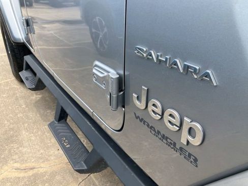 Used 2020 Jeep Wrangler Unlimited Sahara AWD/4WD image 26