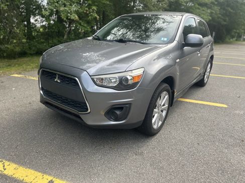 Used 2015 Mitsubishi Outlander Sport ES image 2
