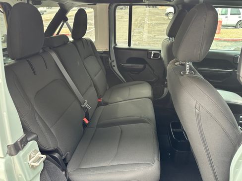 Used 2023 Jeep Wrangler Unlimited w/ Sun & Screen Package AWD/4WD image 27
