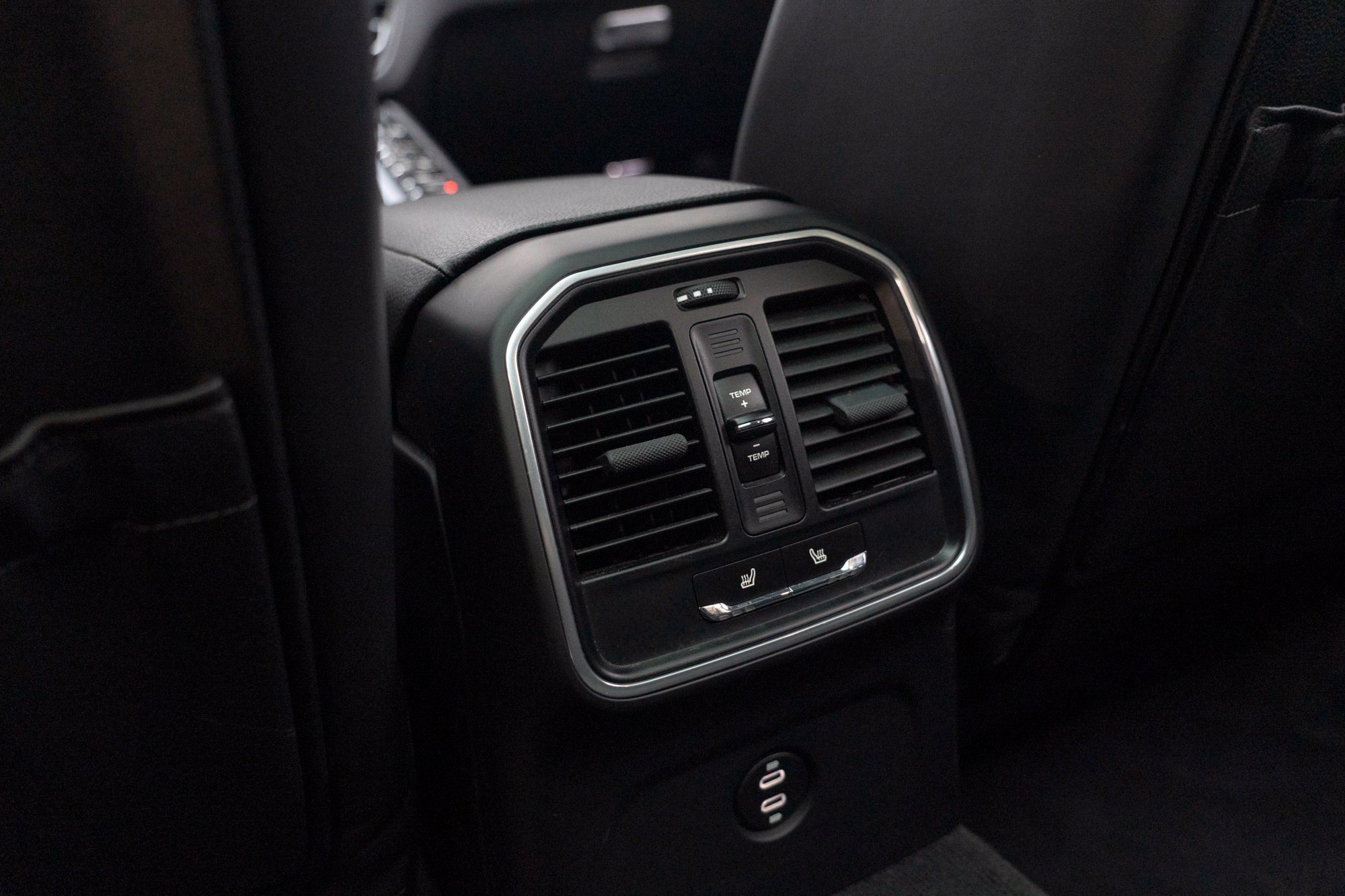 Used 2020 Porsche Macan AWD/4WD image 41