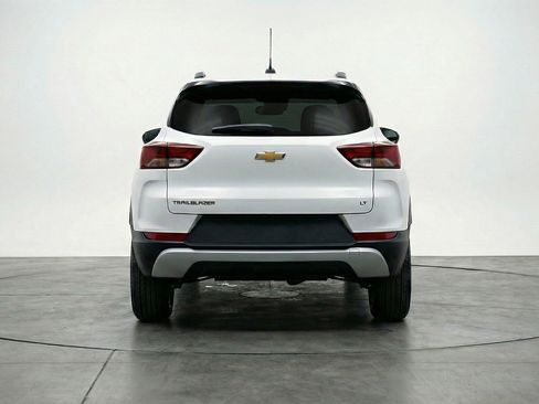 Used 2025 Chevrolet TrailBlazer LT FWD image 7