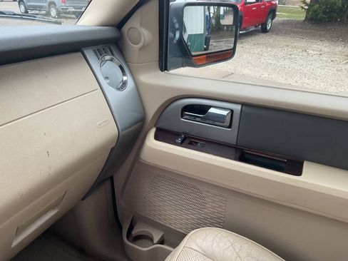 Used 2014 Ford Expedition EL XLT w/ Equipment Group 202A AWD/4WD image 15