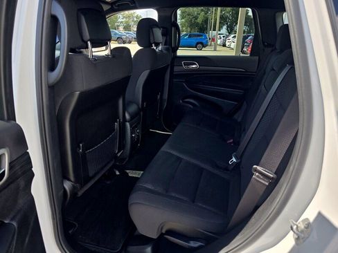 Certified 2022 Jeep Grand Cherokee Laredo E RWD image 12