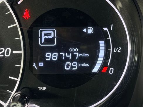 Used 2017 Nissan Versa Note SV image 16