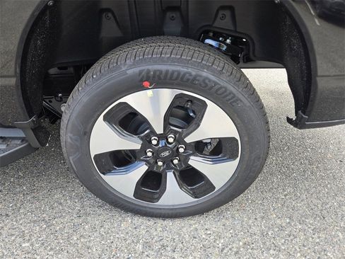 New 2025 Ford F150 Lightning Platinum image 9