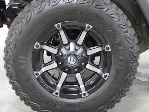 Used 2005 Jeep Wrangler Unlimited AWD/4WD image 40