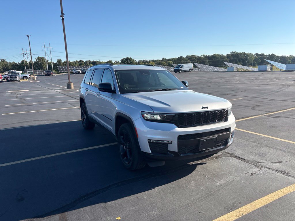 Used 2022 Jeep Grand Cherokee L Limited w/ Luxury Tech Group II AWD/4WD image 8