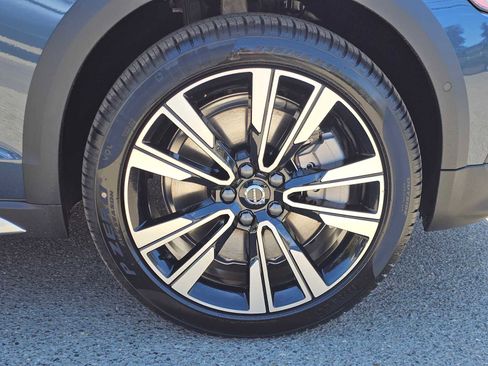 New 2026 Volvo V60 B5 Cross Country Ultra w/ Climate Package image 9
