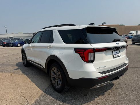 Used 2025 Ford Explorer Active w/ Active Comfort Package AWD/4WD image 6