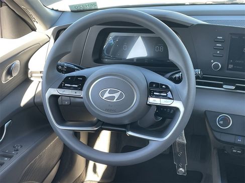 New 2026 Hyundai Elantra SE image 13